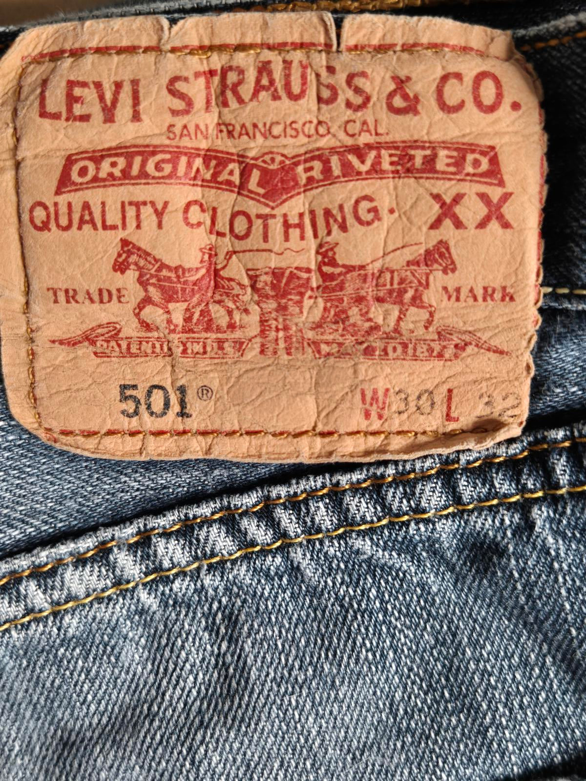 Vintage 501"s, button fly, paper tab W28