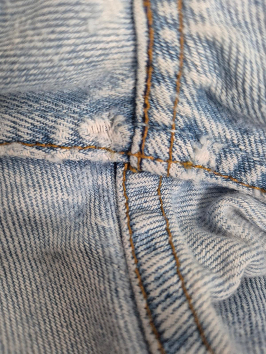 90's Levi 501"s button fly, W31 L32