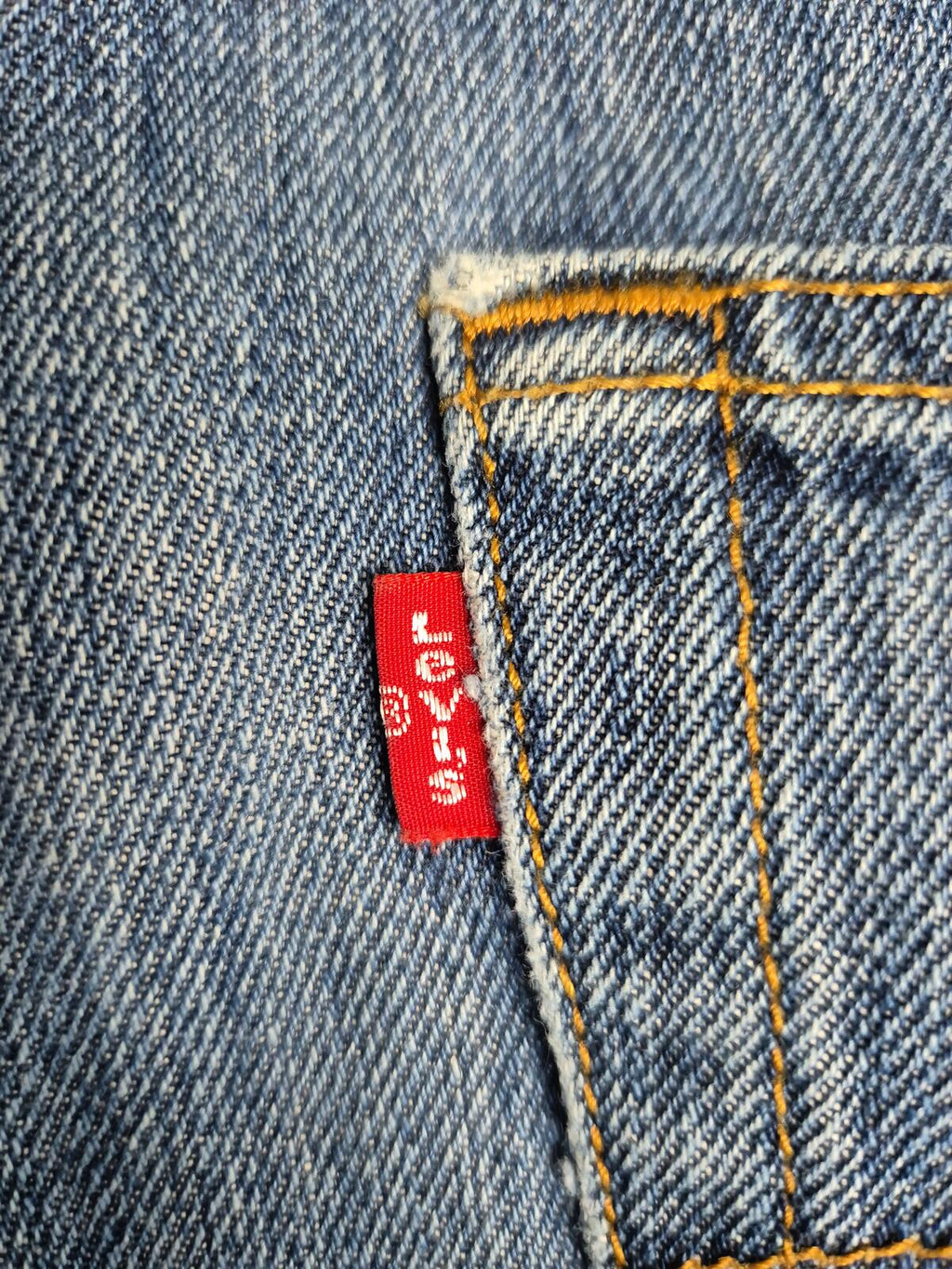 Levi 501s, paper tab, W33 L31