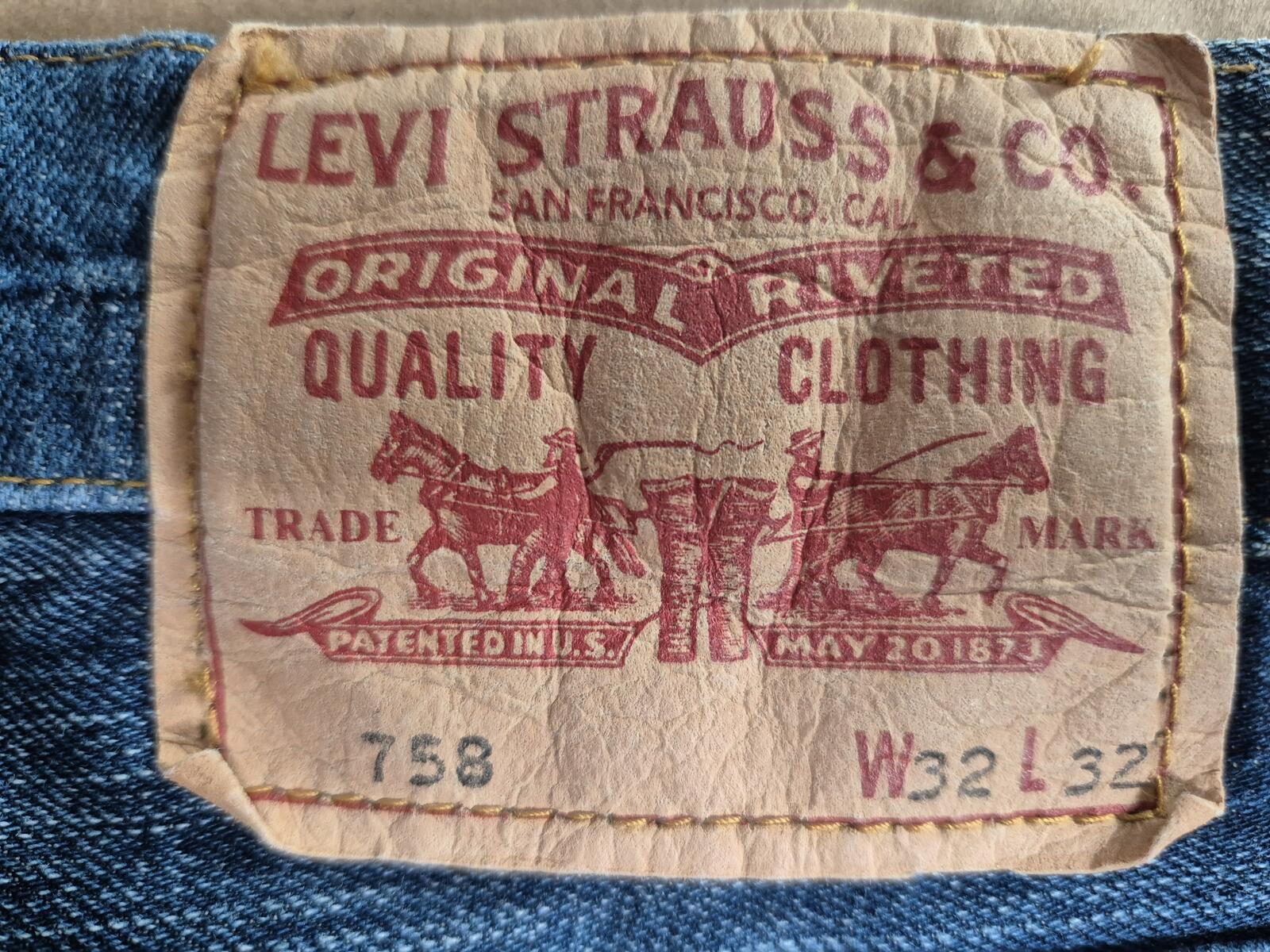 Levi 758, button fly  W37 L31