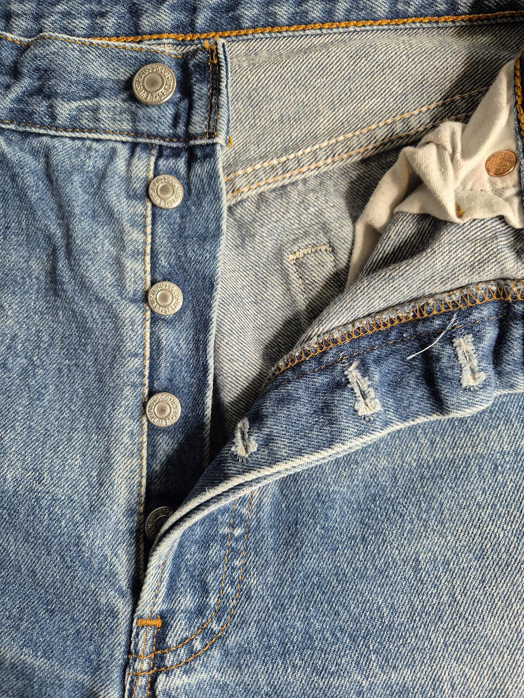 Vintage Levi 501s, paper tab, W32 L28