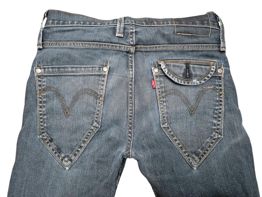 Levi 504, straight, low rise, with zip pocket W28