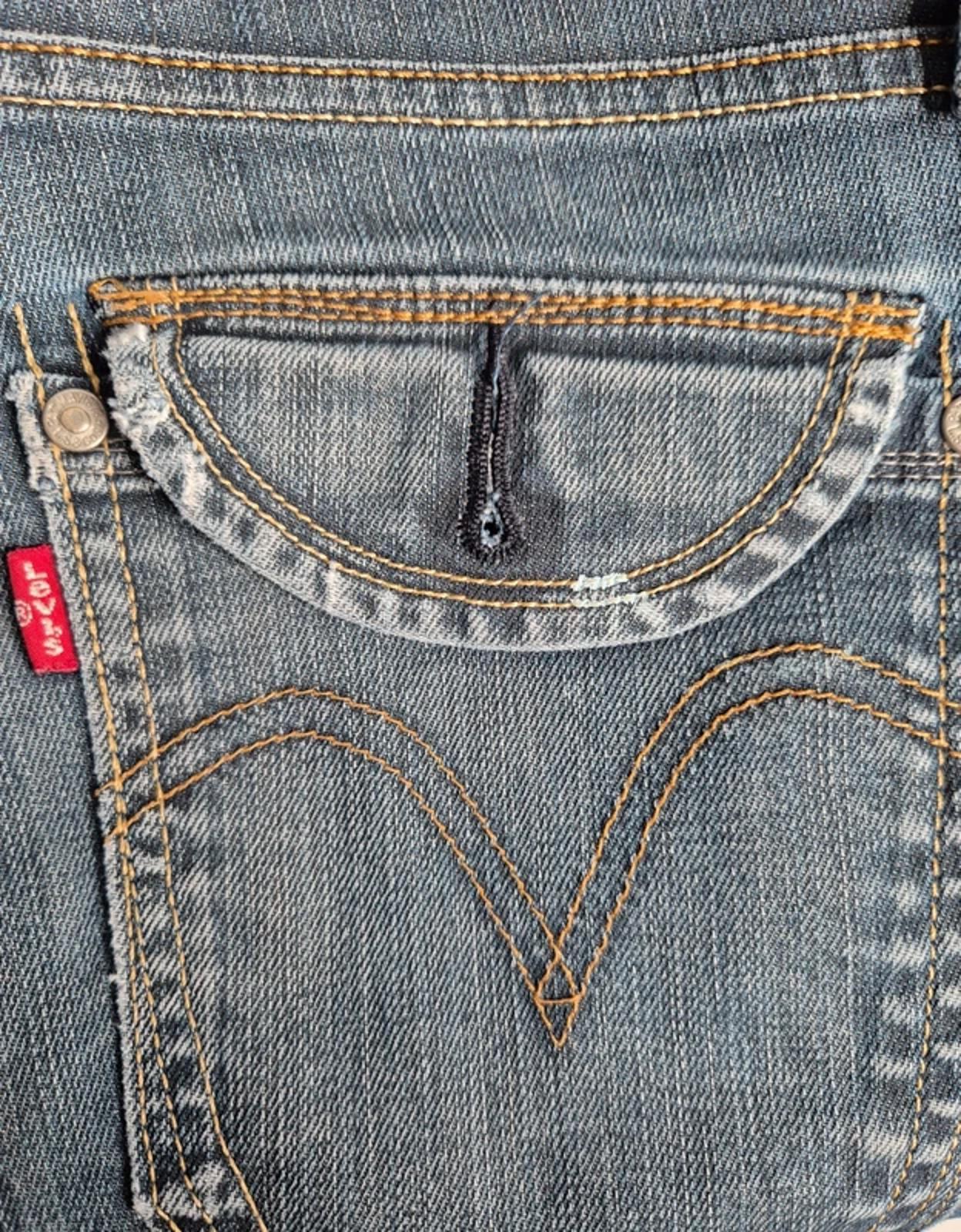 Levi 504, straight, low rise, with zip pocket W28