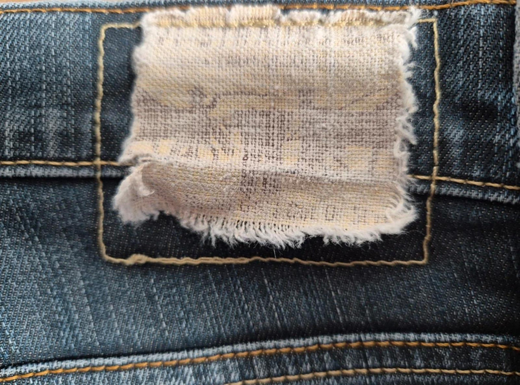 Levi 504, straight, low rise, with zip pocket W28