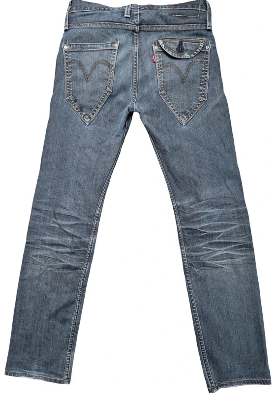 Levi 504, straight, low rise, with zip pocket W28